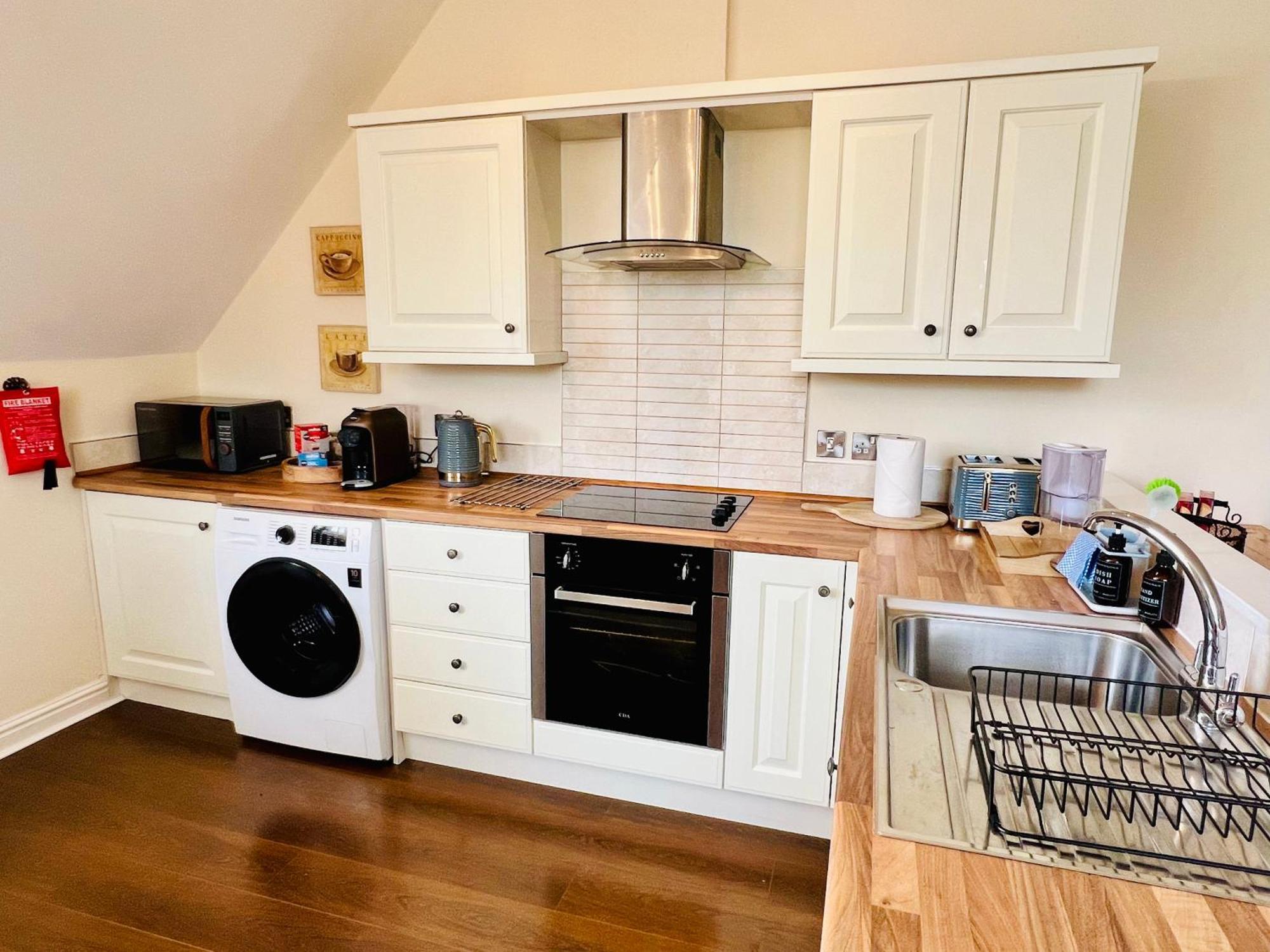 Top Floor Double En-Suite Br Apartment Central Matlock マトロック エクステリア 写真